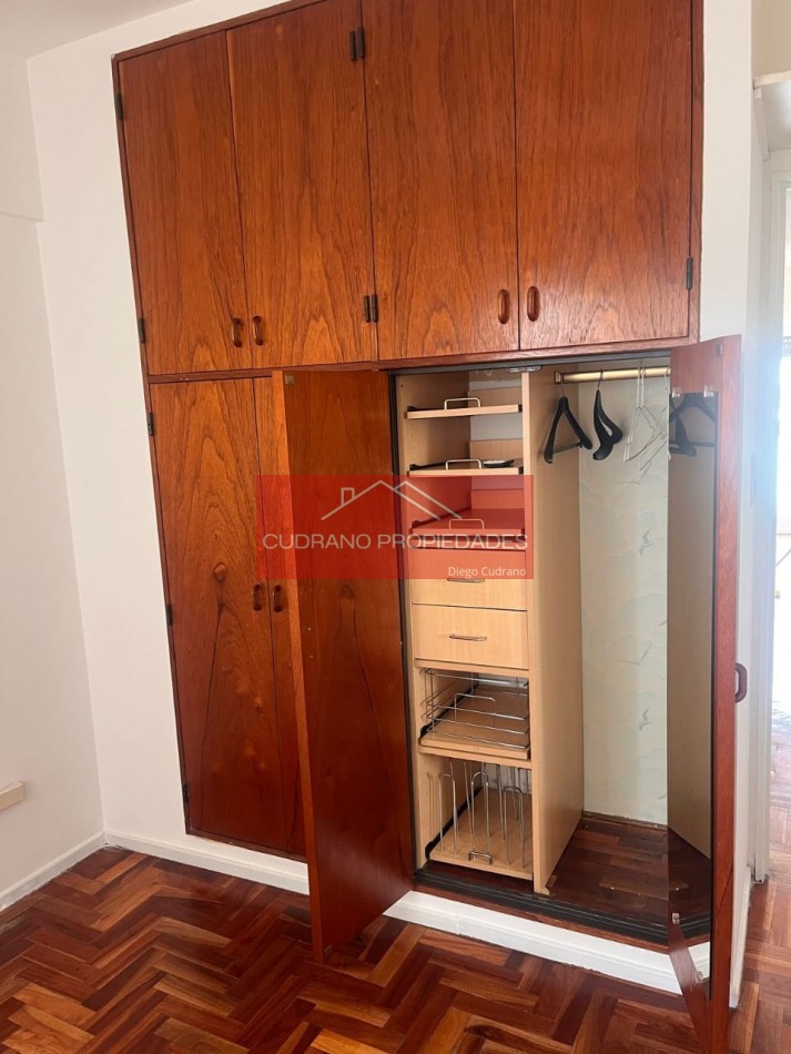 EN VENTA! DOS AMBIENTES - BARRIO DE ONCE - CABA