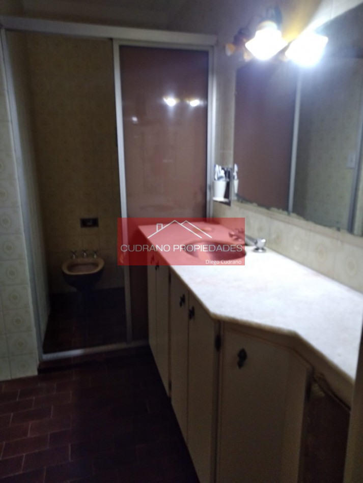 CHALET - 5 AMBIENTES - ZONA V - MIRAMAR