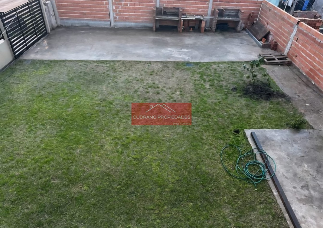 DOS AMBIENTES - 5 PERSONAS - BARRIO PARQUEMAR - MIRAMAR