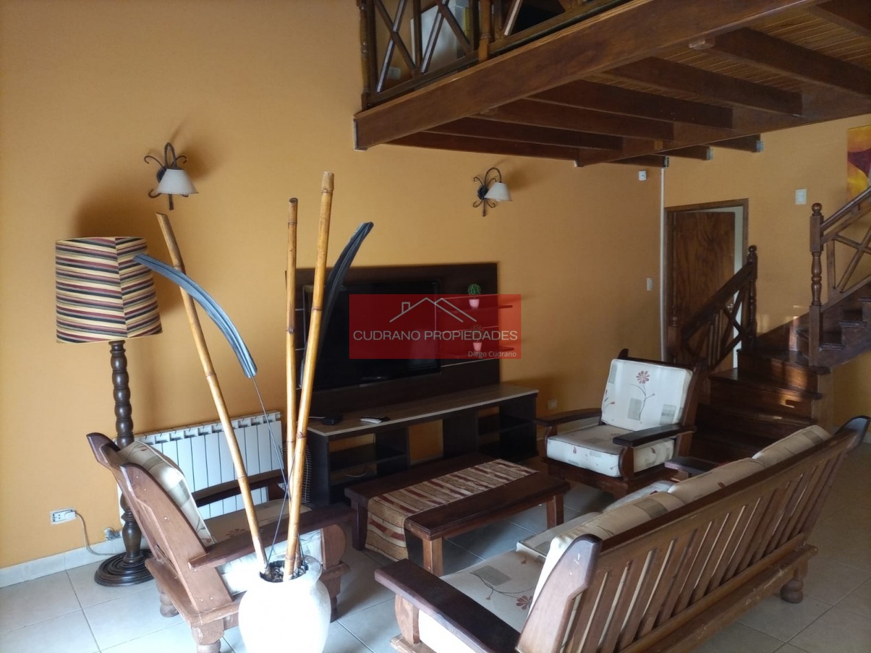 CHALET - 4 AMBIENTES - PILETA CLIMATIZADA - ZONA RESIDENCIAL - MIRAMAR