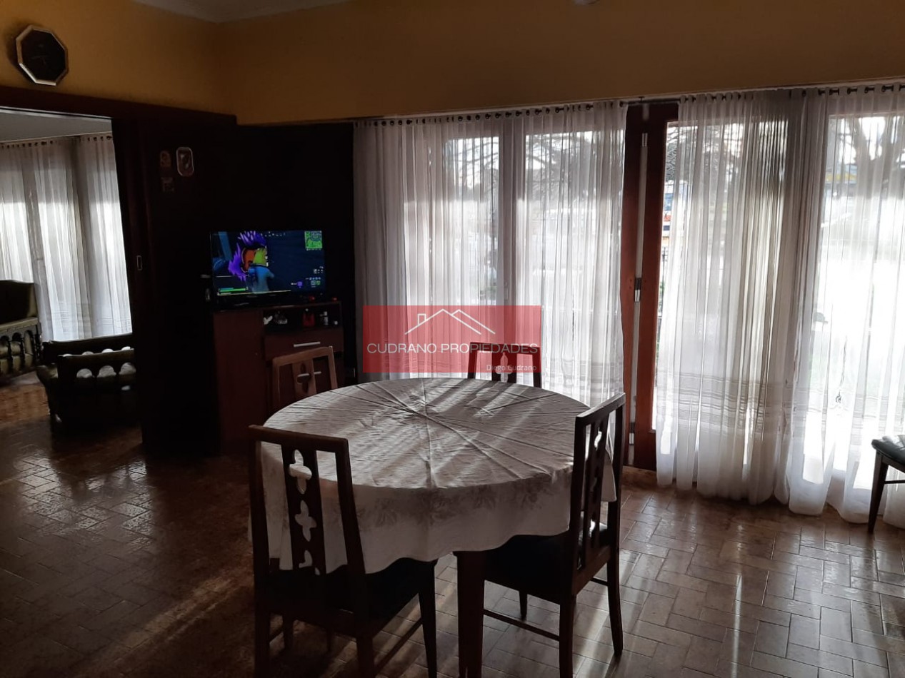 CHALET CON DEPTO - 4 AMBIENTES - ZONA II - MIRAMAR