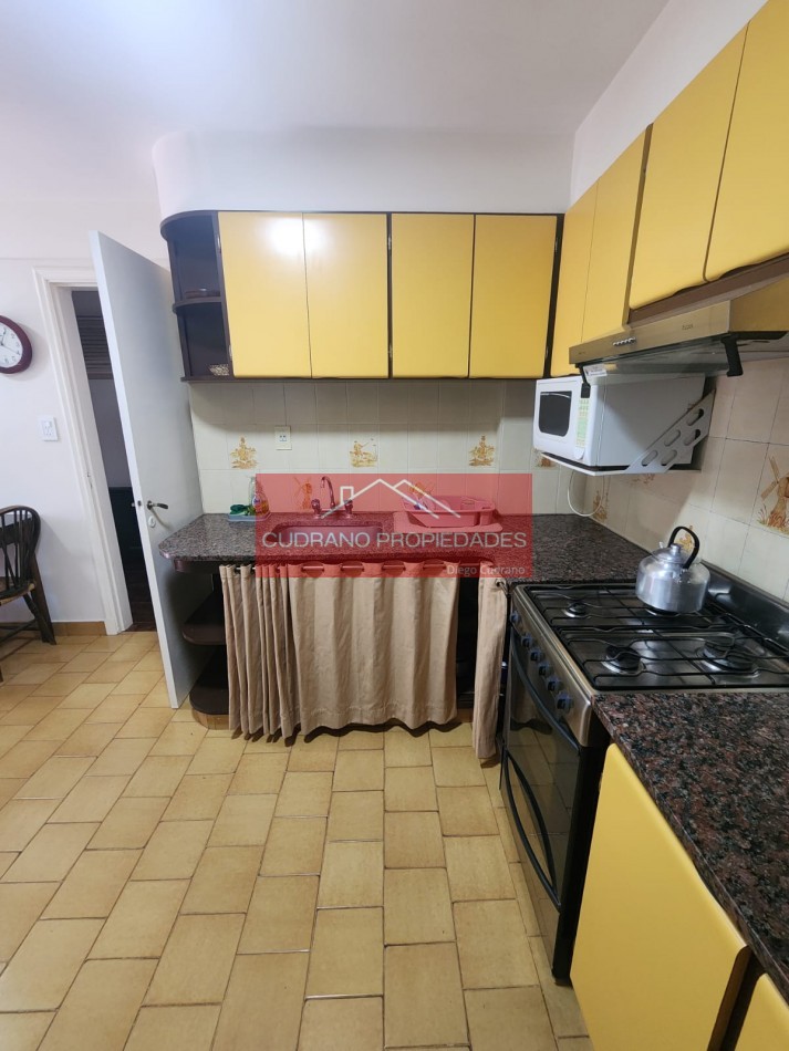 Vivi Miramar con Todo el Confort: Chalet de 4 Ambientes en la Mejor Ubicacion Residencial.