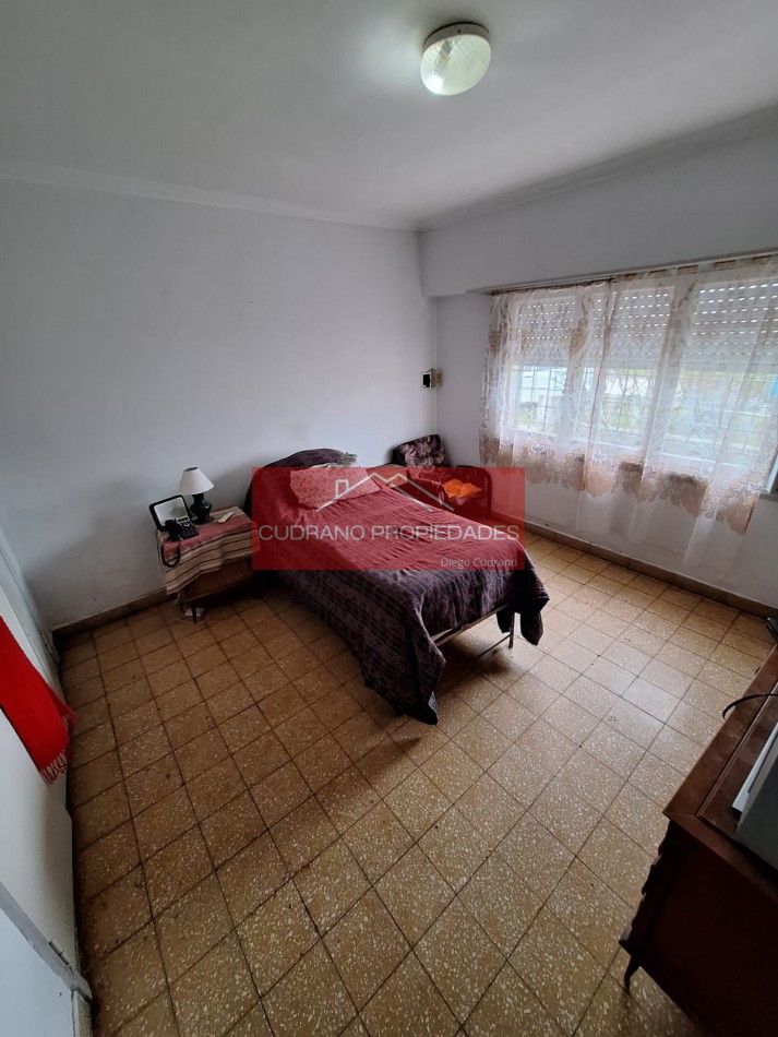 El Hogar que tu Familia Merece: Solida Propiedad con Gran Potencial en Zona Residencial.