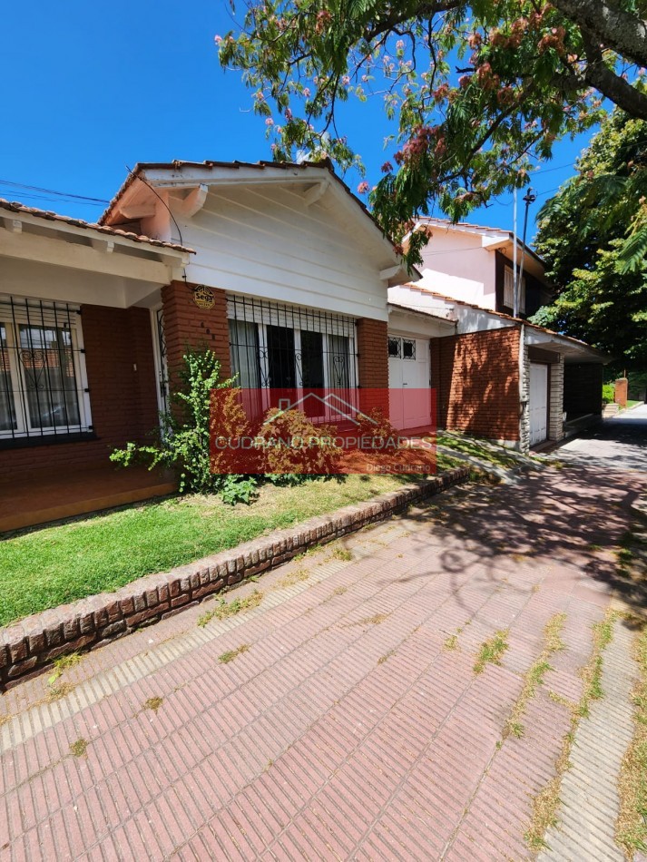 Vivi Miramar con Todo el Confort: Chalet de 4 Ambientes en la Mejor Ubicacion Residencial.