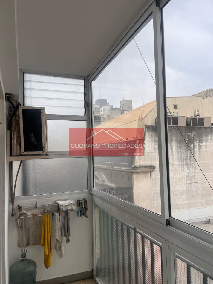 EN VENTA! DOS AMBIENTES - BARRIO DE ONCE - CABA