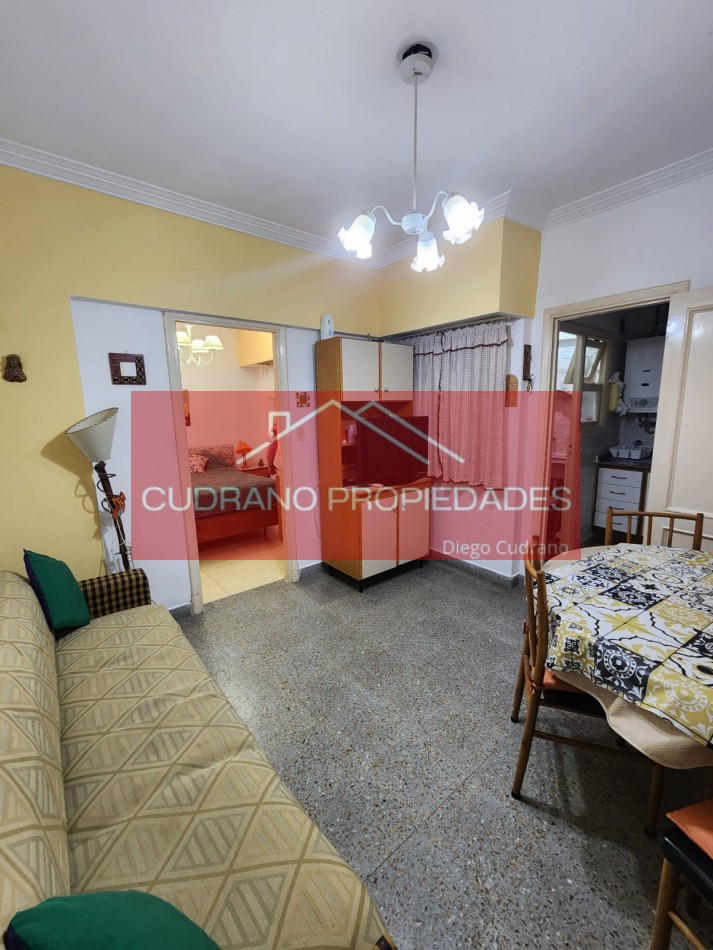 Solidez y Ubicacion Premium: Tu Departamento de 2 Ambientes en Zona I.