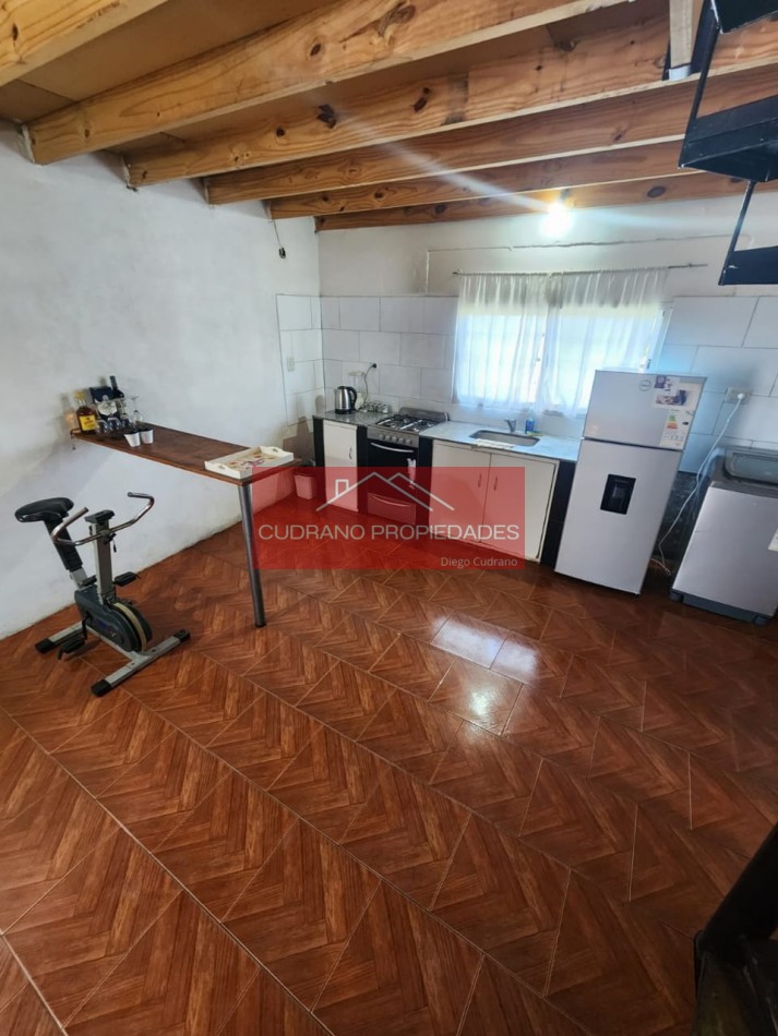 CASA  - 5 AMBIENTES - B. PARQUEMAR - MIRAMAR