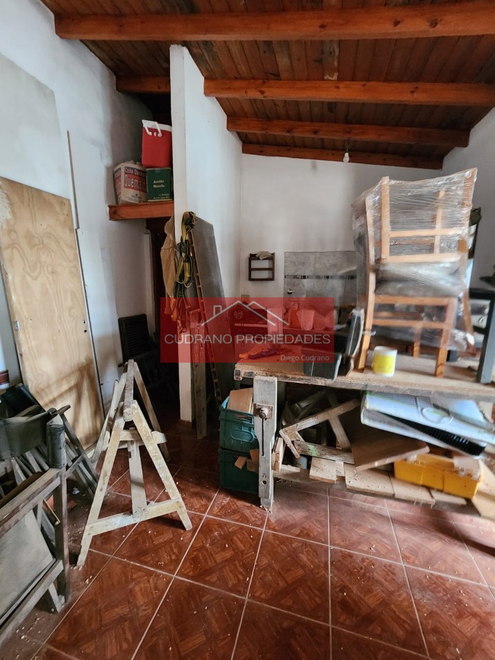 El Espacio que Necesitas: Casa de 4 Ambientes con Quincho y Taller en un Terreno Excepcional.