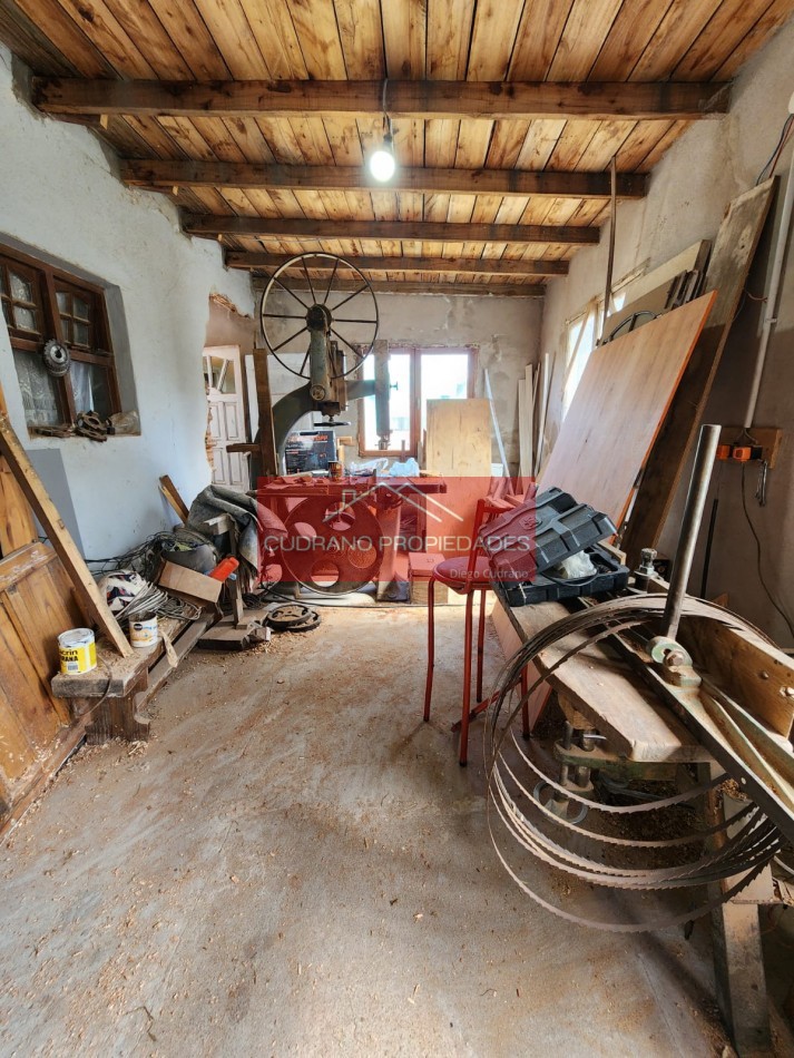 El Espacio que Necesitas: Casa de 4 Ambientes con Quincho y Taller en un Terreno Excepcional.