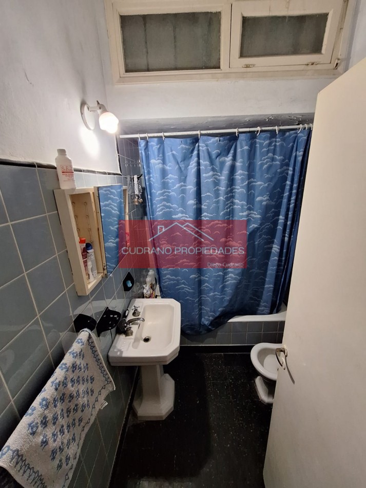 El Hogar que tu Familia Merece: Solida Propiedad con Gran Potencial en Zona Residencial.