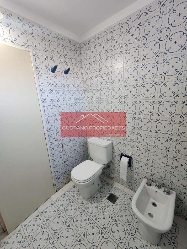 Potencial Sin Limites: Imponente Propiedad de 6 Ambientes en la Mejor Ubicacion Central.