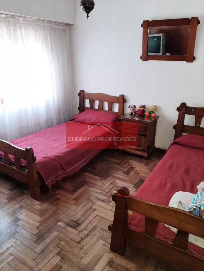 CHALET CON DEPTO - 4 AMBIENTES - ZONA II - MIRAMAR