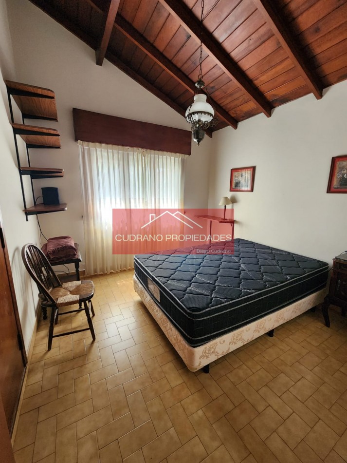 Vivi Miramar con Todo el Confort: Chalet de 4 Ambientes en la Mejor Ubicacion Residencial.