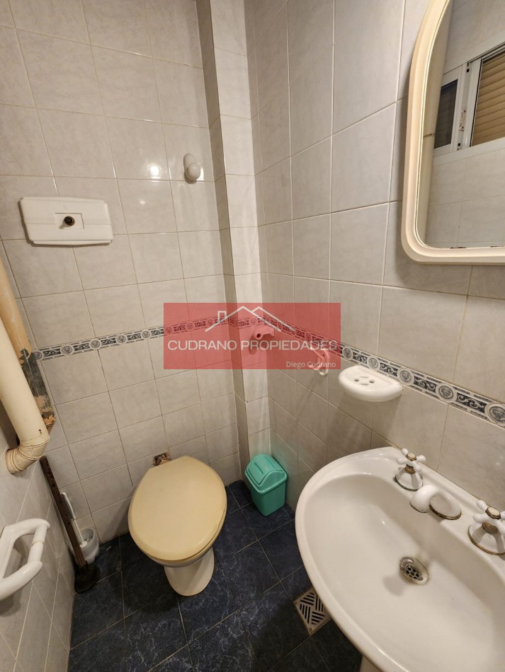Vivi Miramar con Todo el Confort: Chalet de 4 Ambientes en la Mejor Ubicacion Residencial.