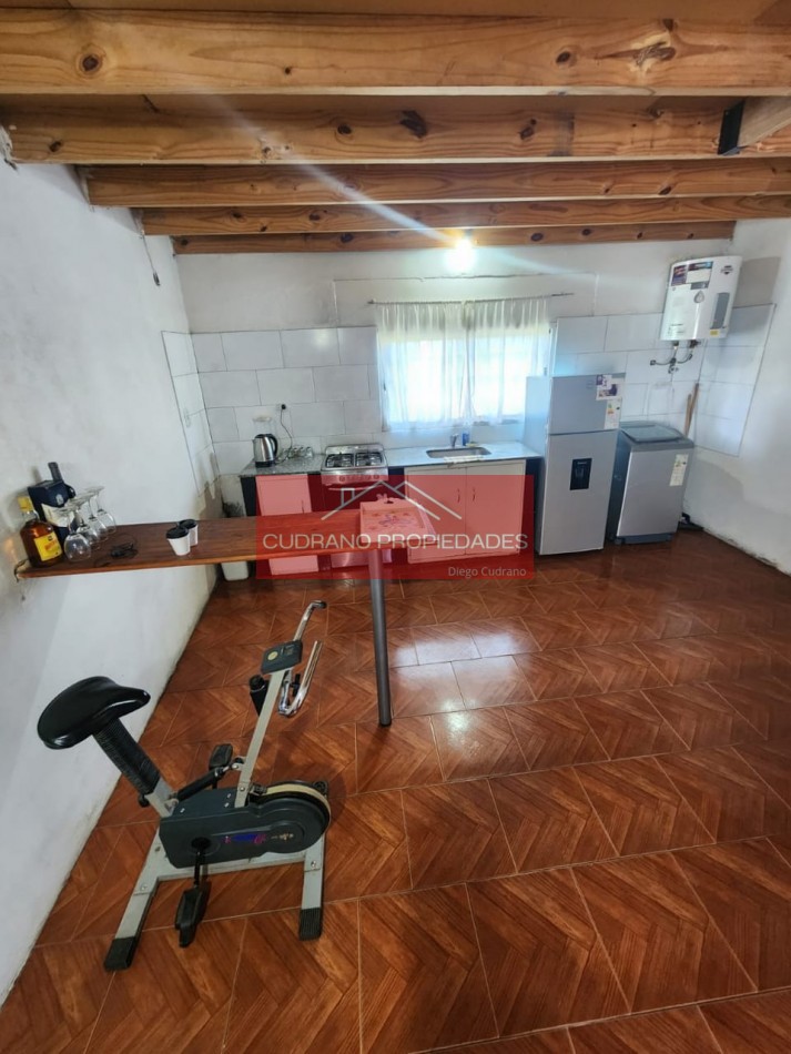 CASA  - 5 AMBIENTES - B. PARQUEMAR - MIRAMAR