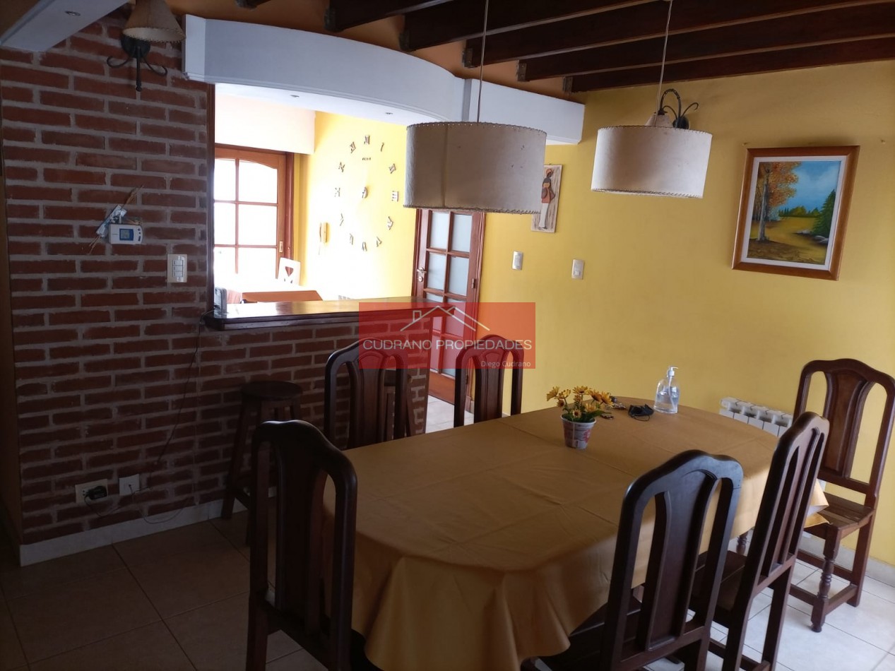 CHALET - 4 AMBIENTES - PILETA CLIMATIZADA - ZONA RESIDENCIAL - MIRAMAR