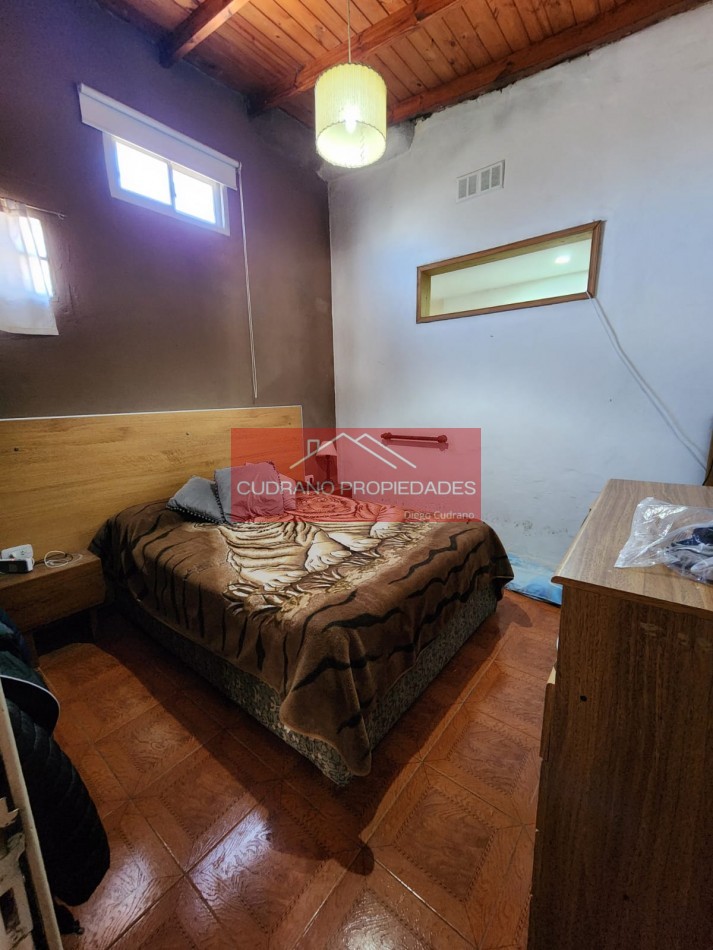 El Espacio que Necesitas: Casa de 4 Ambientes con Quincho y Taller en un Terreno Excepcional.