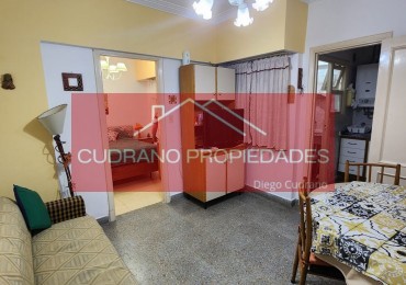 Solidez y Ubicacion Premium: Tu Departamento de 2 Ambientes en Zona I.