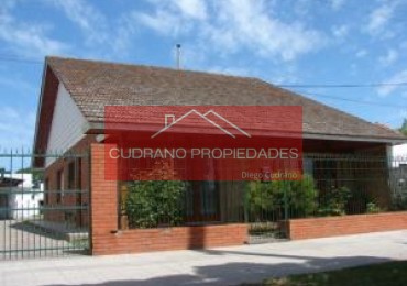 CHALET CON DEPTO - 4 AMBIENTES - ZONA II - MIRAMAR